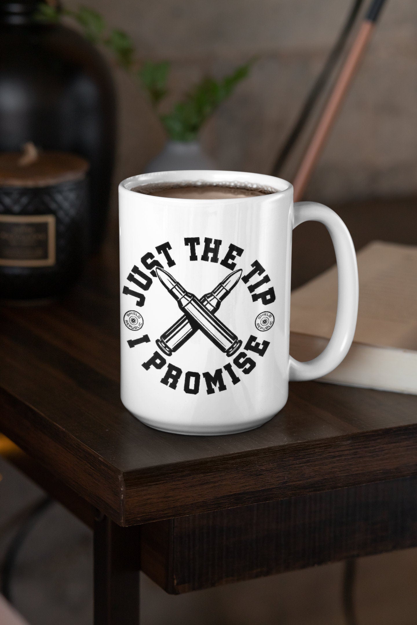 Pew Pew Just the Tip - Taza de cerámica de 15 oz con revestimiento esmaltado y asa. diseño impreso en ambos lados