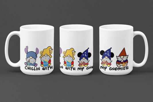 Chillin' With My Gnomies - Taza de cerámica de 15 oz con revestimiento esmaltado y asa. diseño impreso en ambos lados